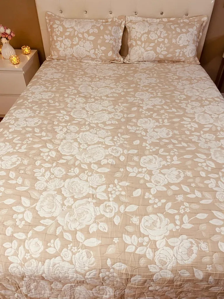 2. Rosepetal Reversible Becover shade-Beige.webp