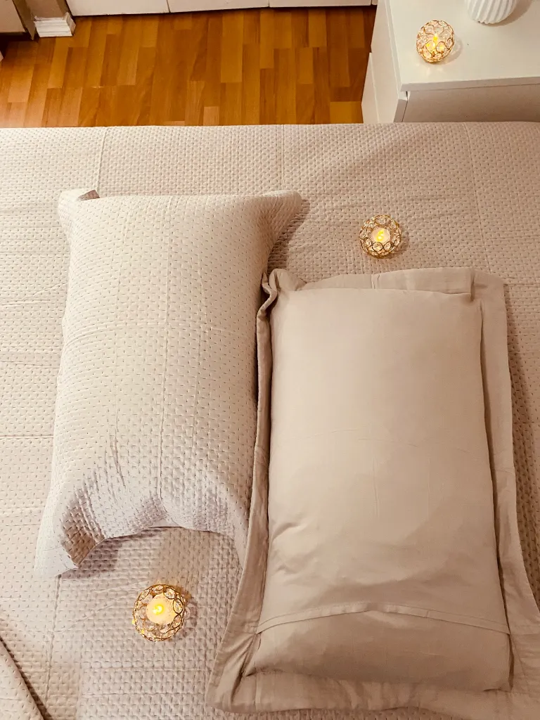 Ultra-Luxury Pastel Colored Bedcover_4_BrownMouse.webp