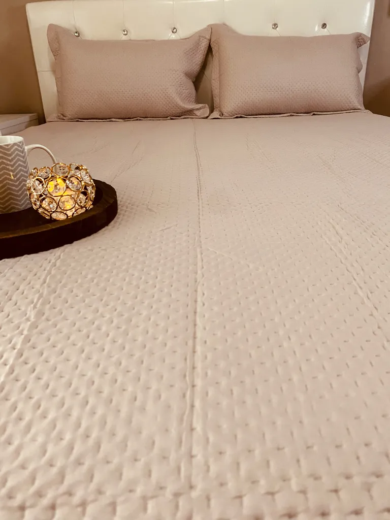 Ultra-Luxury Pastel Colored Bedcover_2_BrownMouse.webp