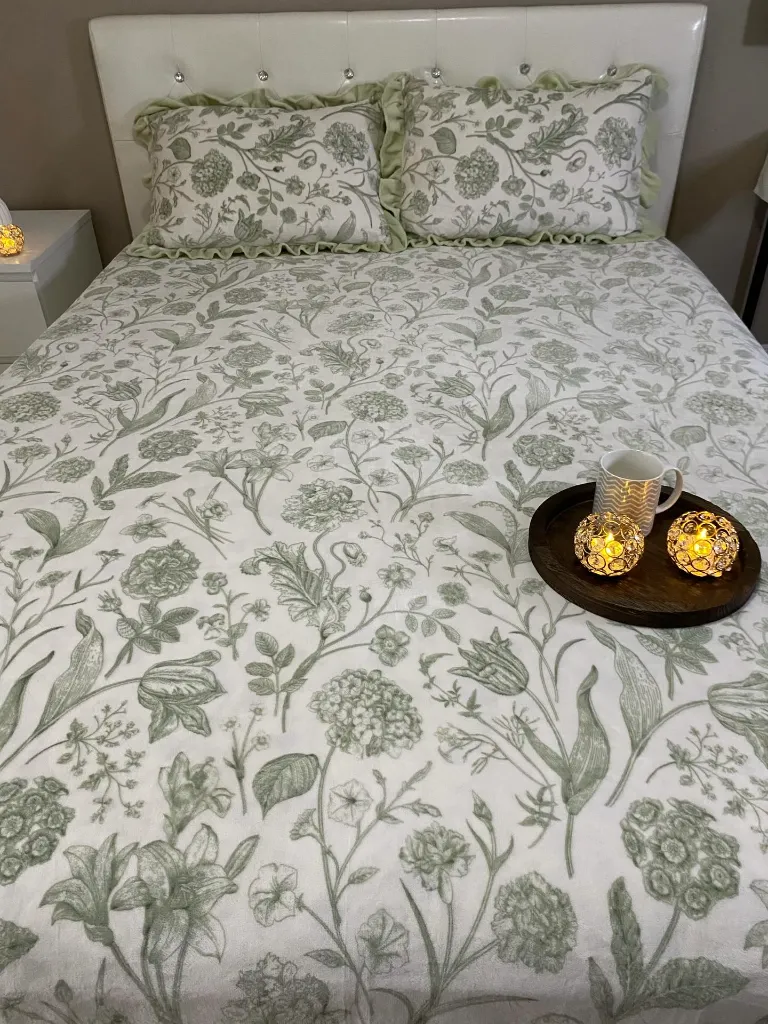 2. Velvet Flat Sheet Shade-Green.webp