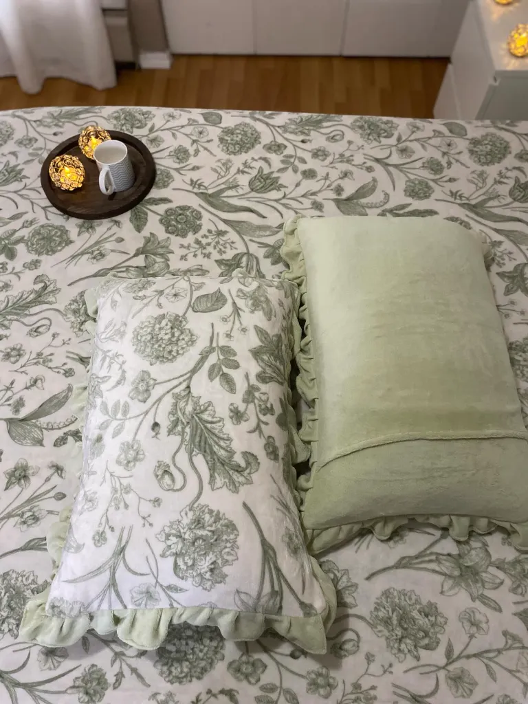 3. Velvet Flat Sheet Shade-Green.webp