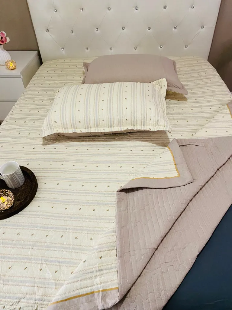 Pinterest - Style_RibbedCotton_BeigeBase_4_BrownFlowers.webp