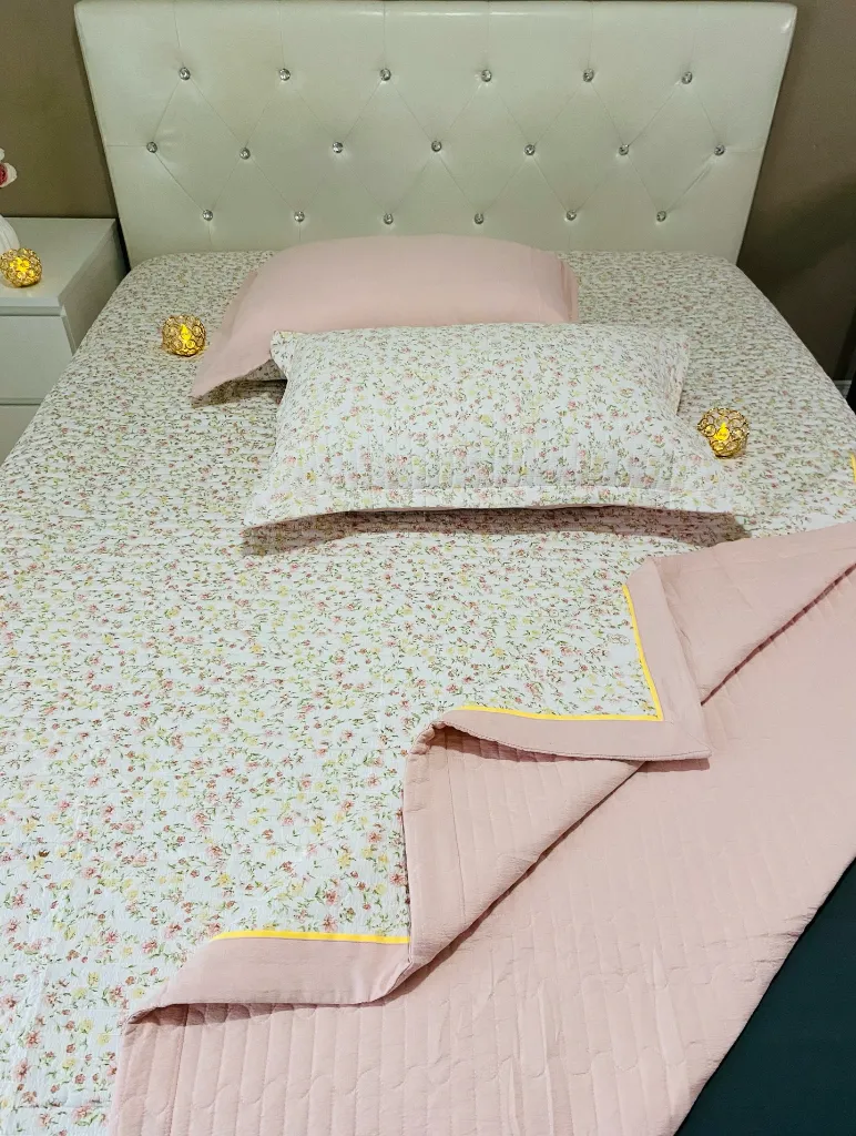 Pinterest - Style_RibbedCotton_4_WhiteBase_BlueFlowers.webp