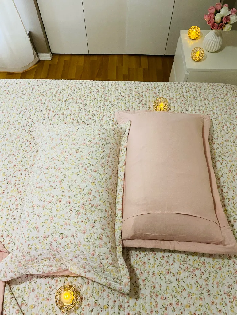 Pinterest - Style_RibbedCotton_5_WhiteBase_BlueFlowers.webp