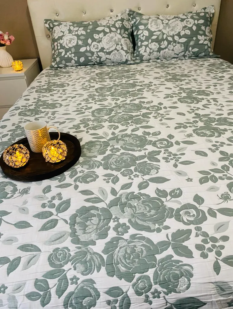 3. Rosepetal Reversible Becover shade-Green.webp