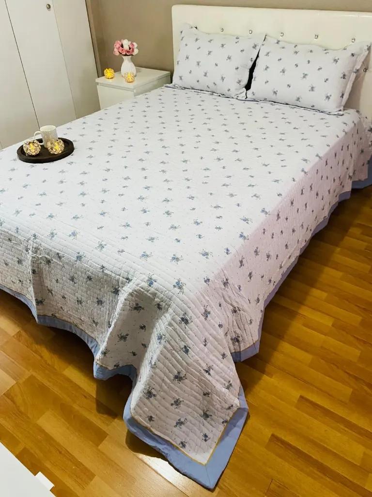 Ribbed Cotton White shade With Blue Rose Style