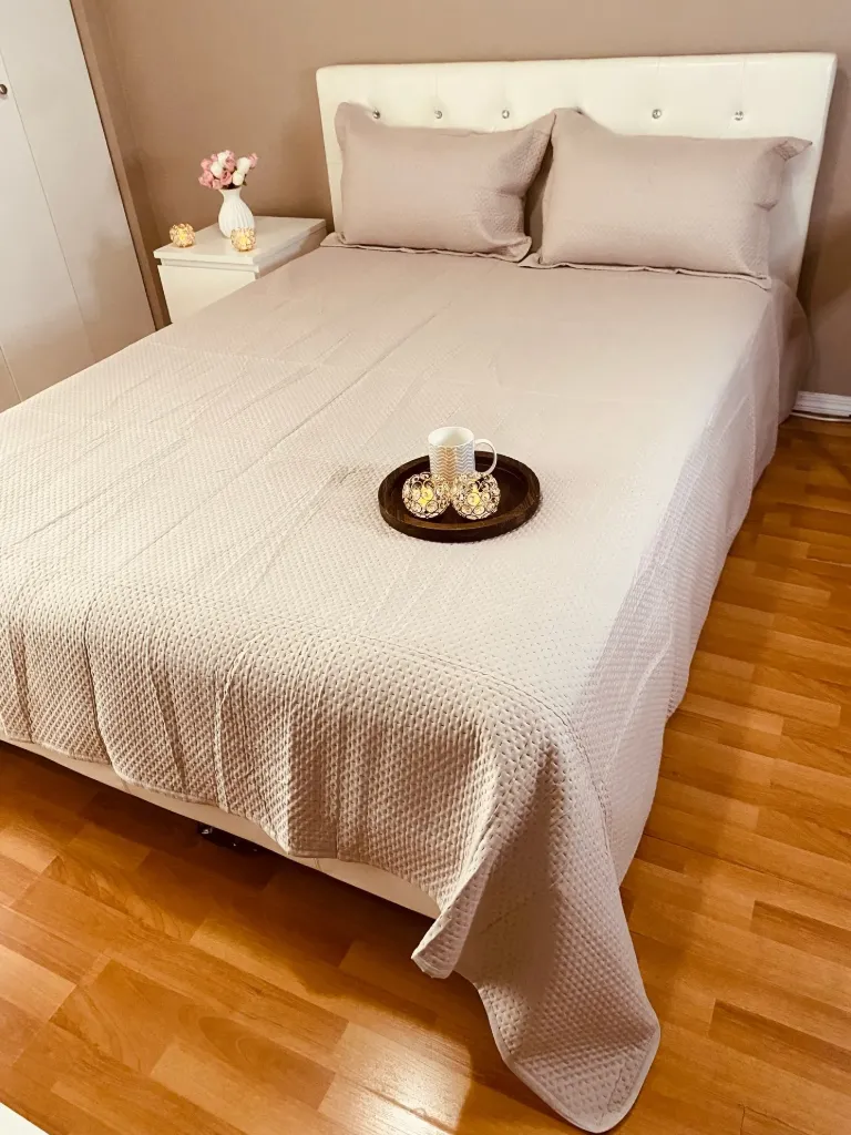 Ultra Luxury Pastel Colored Plain Bedcover In Shade Brown Mouse
